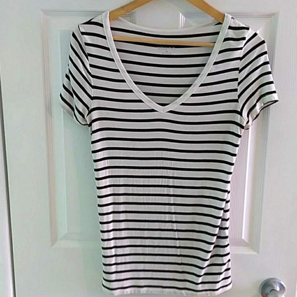 Fitted Women's V-Neck Top